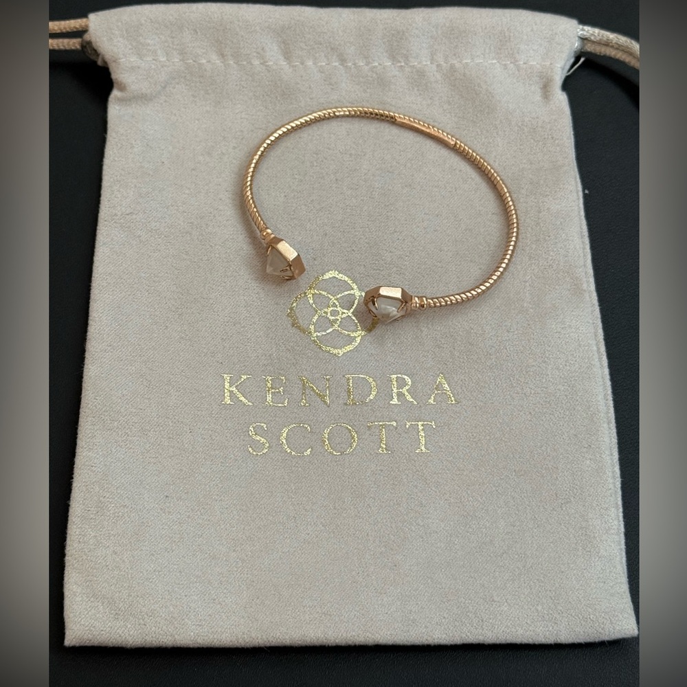 Kendra Scott Jamie Bracelet in rose gold with mother of pearl - Picture 3 of 6